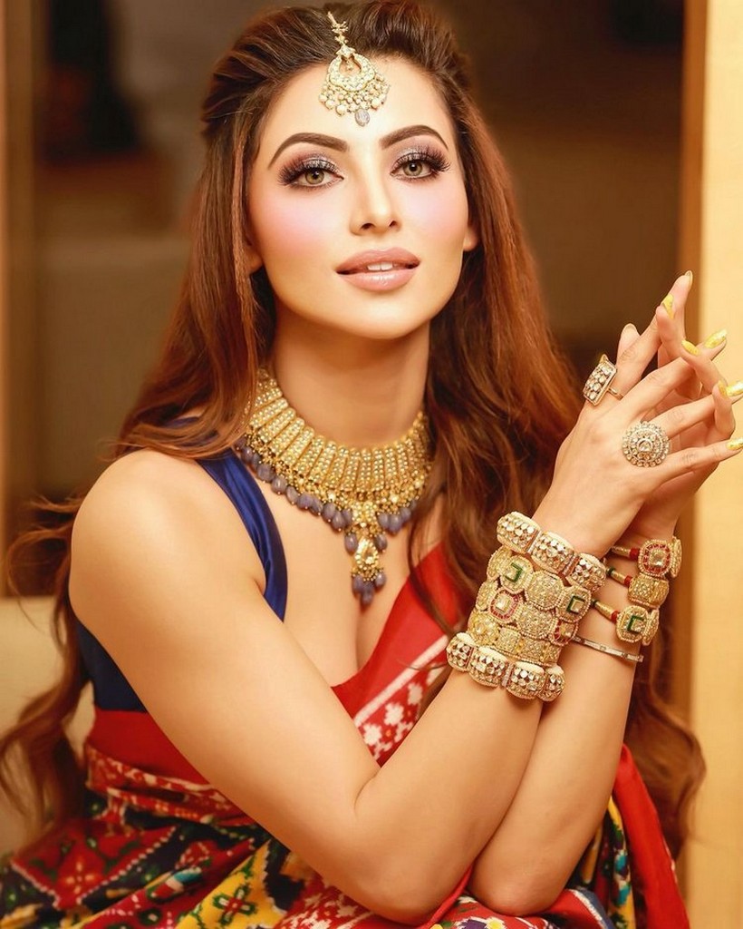 Urvashi Rautela 2
