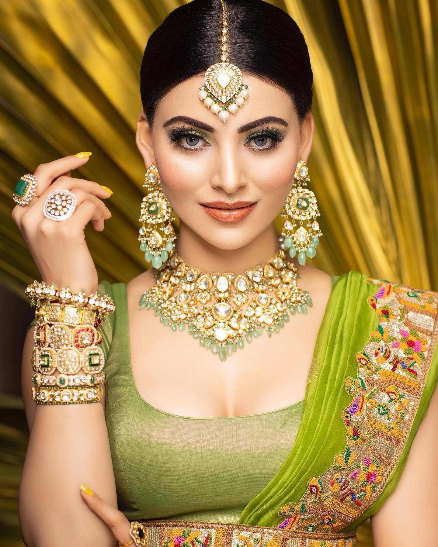 Urvashi rautela 13