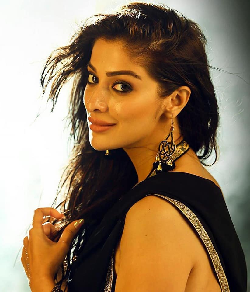 Lakshmi Rai 04