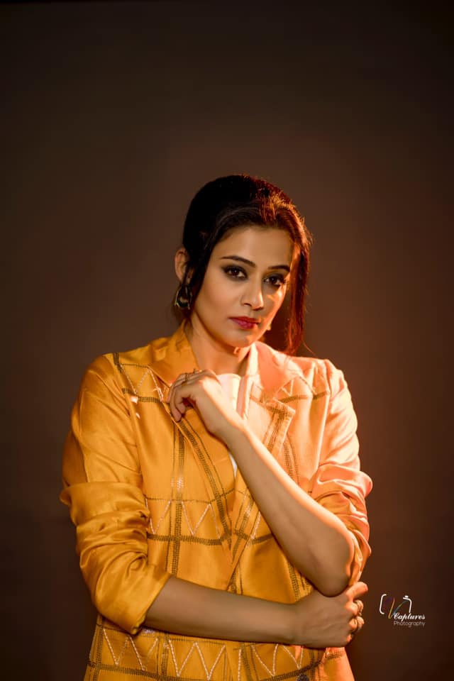 Priyamani 04