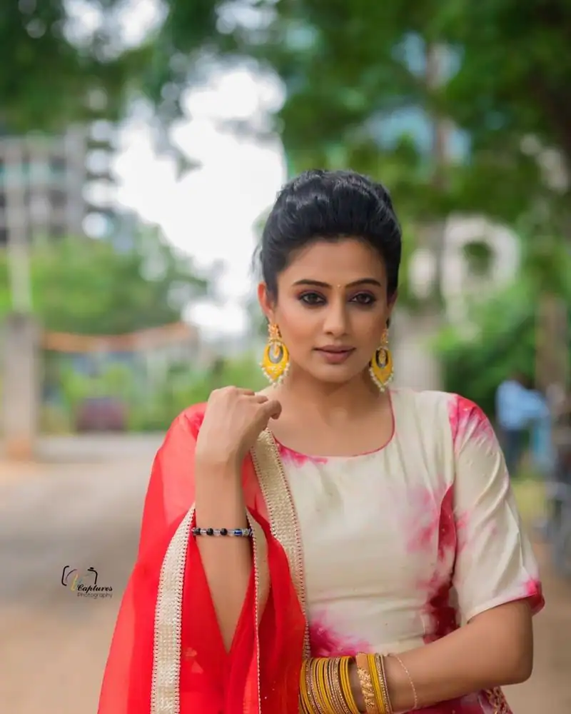 Priyamani 5