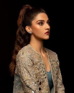 Mehreen 06
