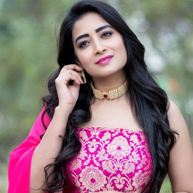 Bhanu Shree 13