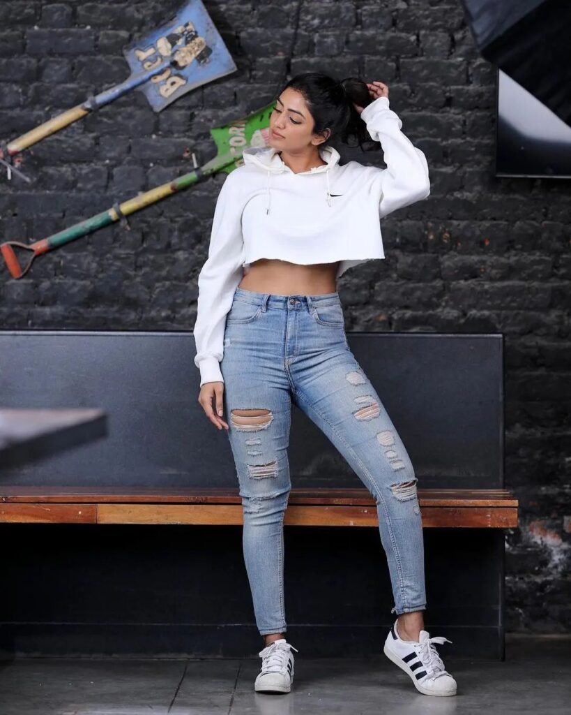 Eesha Rebba 2 1