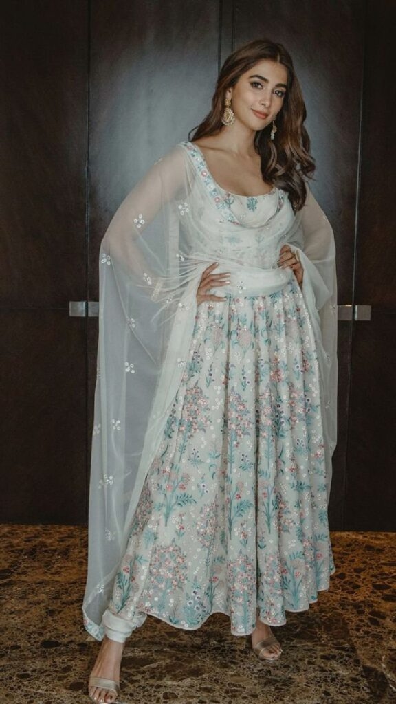 Pooja Hegde 4