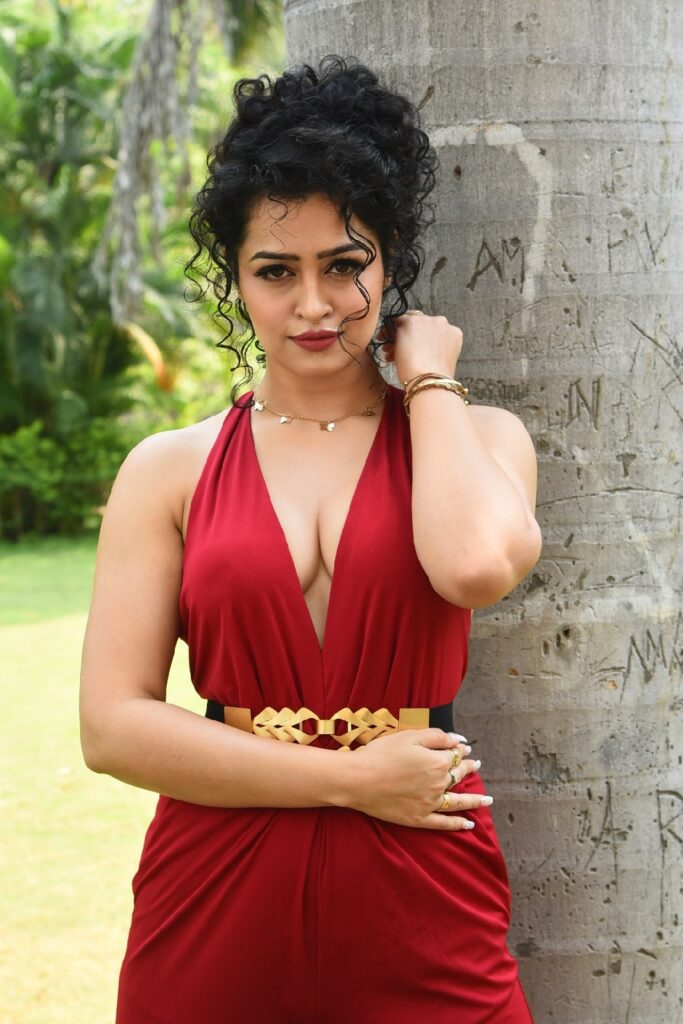 Apsara Rani 13