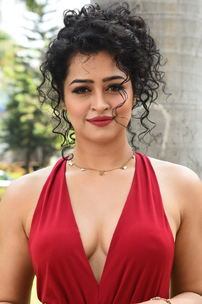 Apsara Rani 8