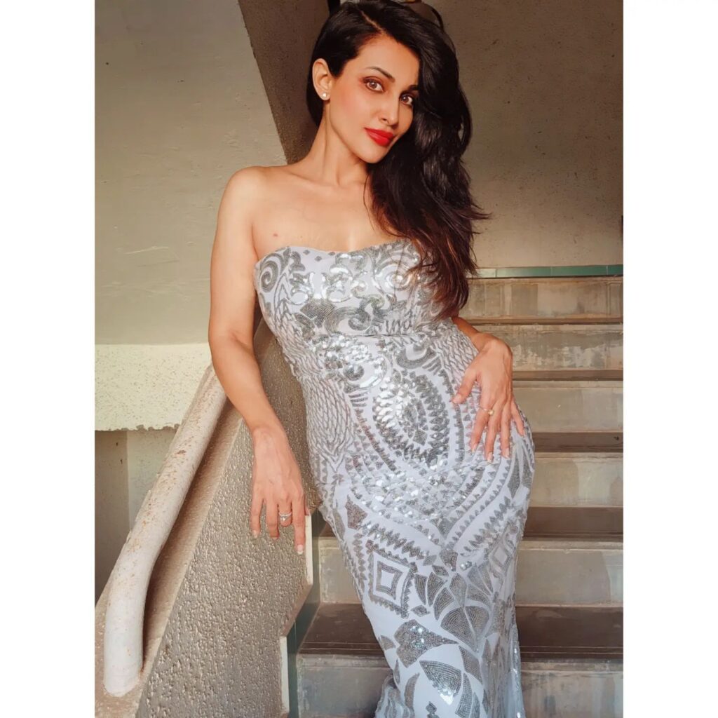 Asha Saini 16