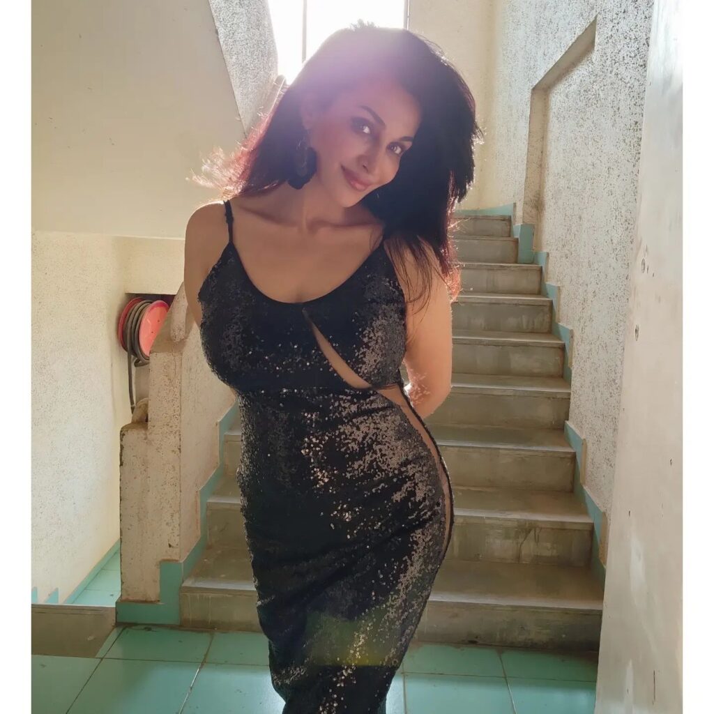 Flora Saini 7 2