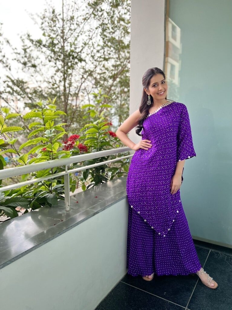 Raashi Khanna 3