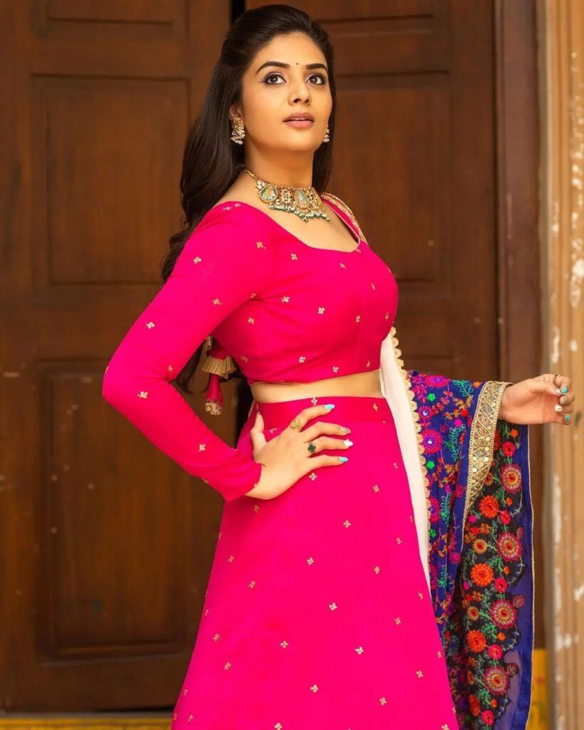 SreeMukhi 9