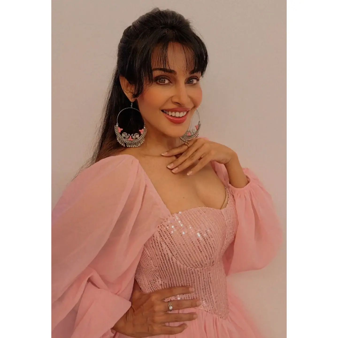 Flora Saini 13