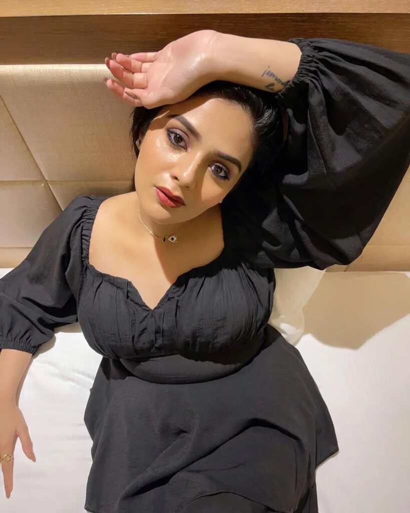 Sreemukhi 3