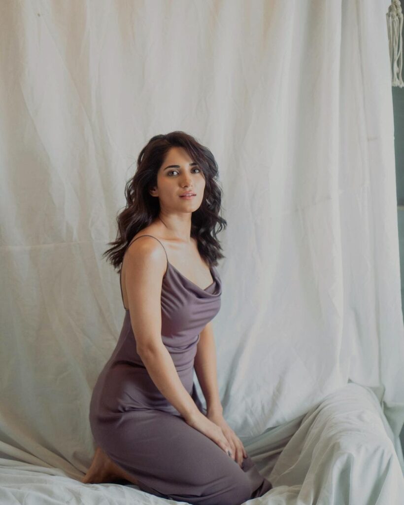 Ruhani 1