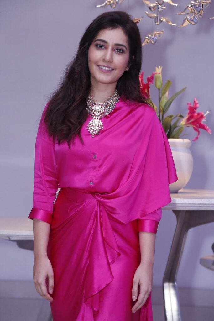 Rashi Khanna10 2