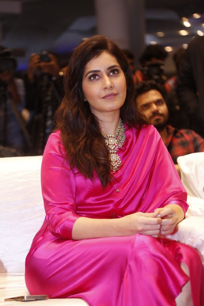 Rashi Khanna15 2