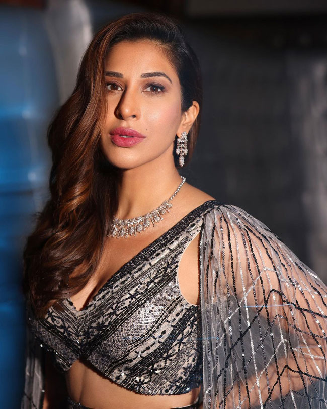 Sophie Choudry 1