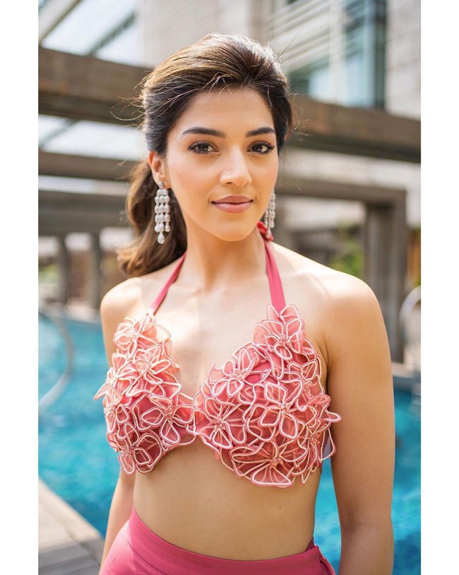 Mehreen 6