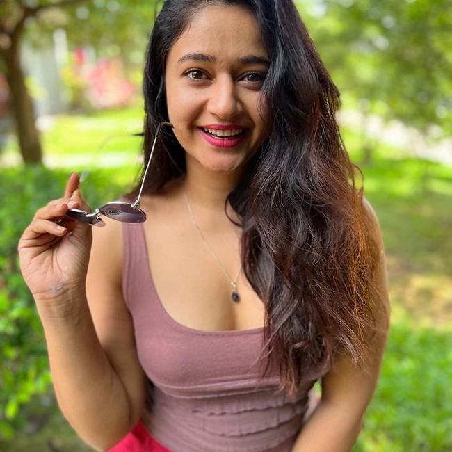 PoonamBajwa 4