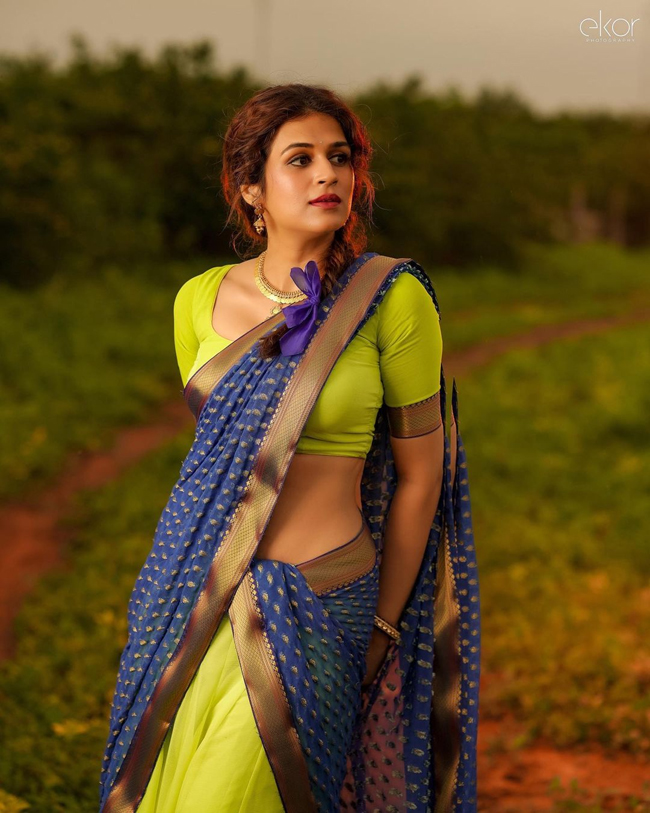 Shraddha Das 3 3