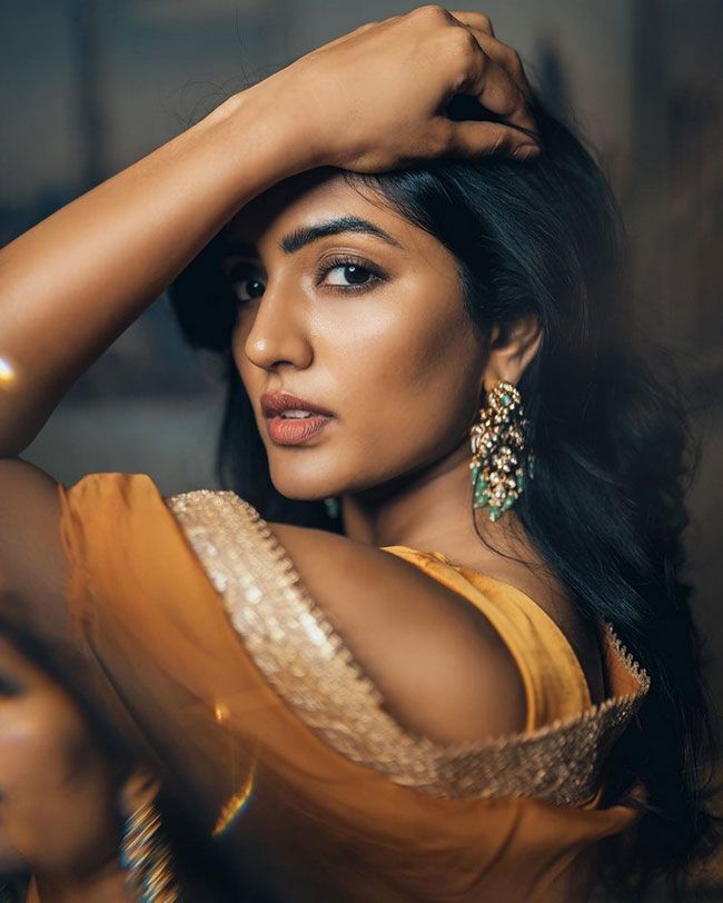 Eesha Rebba 4