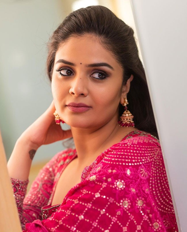 Sreemukhi 1 2