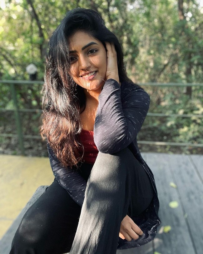 Eesha Rebba 3
