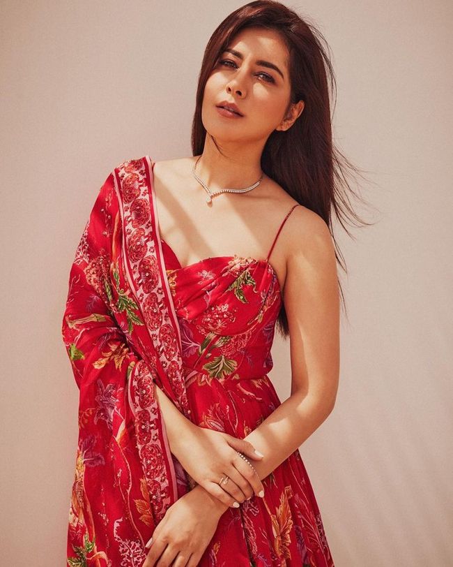 Raashi Khanna 7