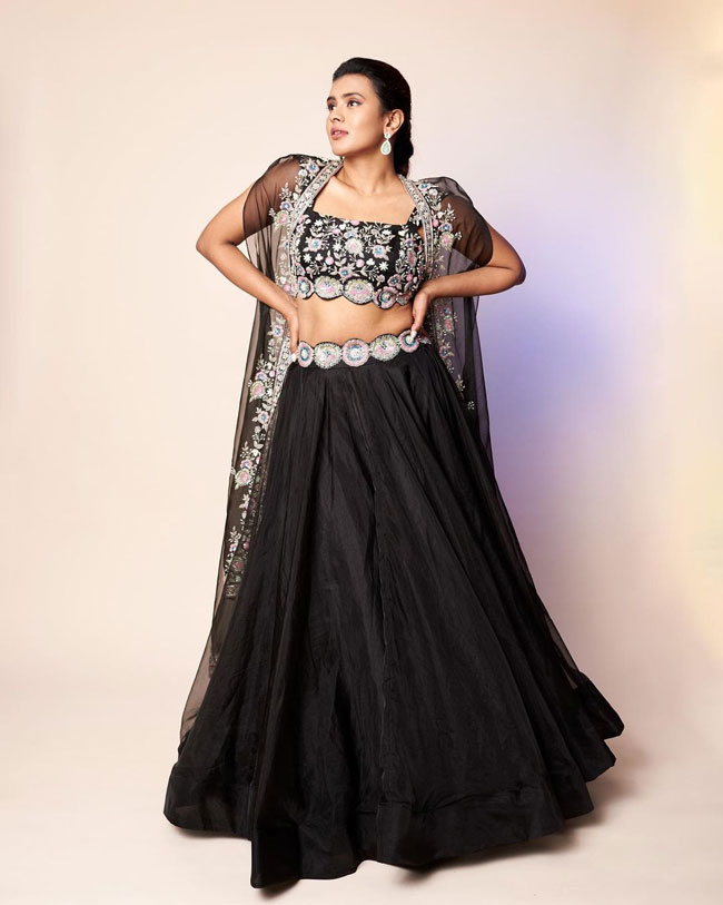 Hebah Patel 6 1