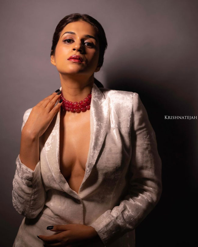Shraddha Das 5 3