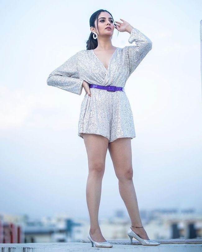 Sreemukhi 2