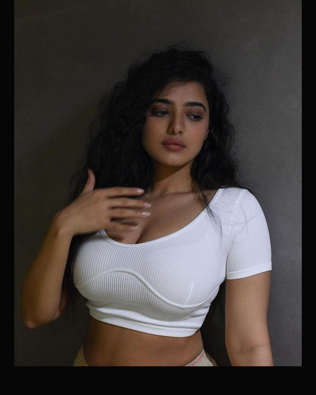 Ketika Sharma 4