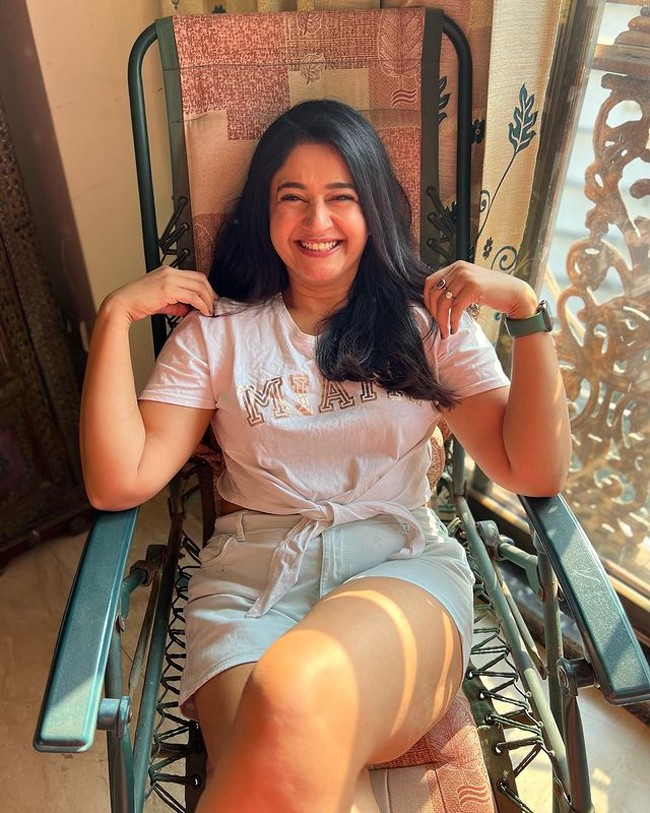 Poonam Bajwa 7