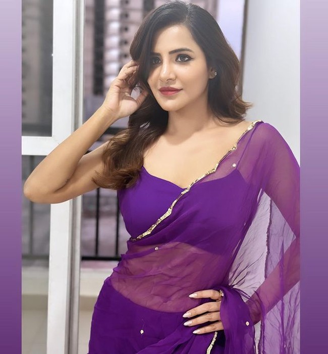 Ashu Reddy 2 1