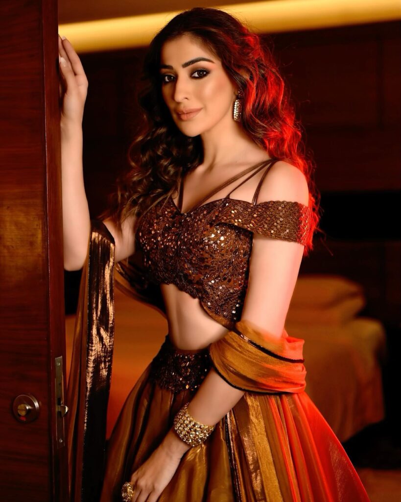 Raail Laxmi 11