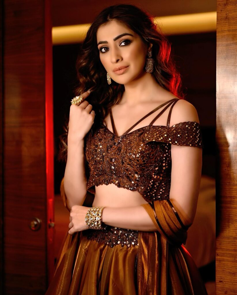 Raail Laxmi 7