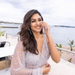 Mrunal Thakur (2)
