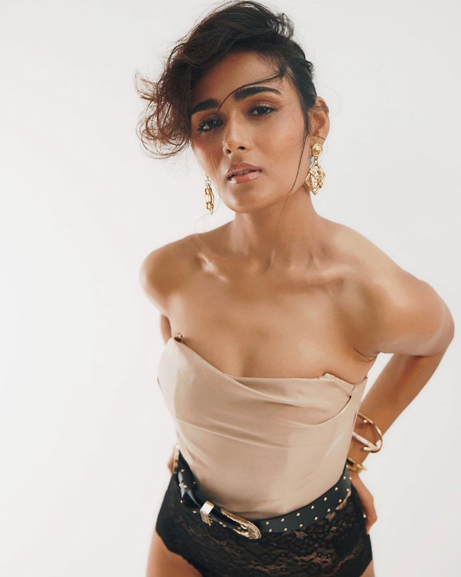 Shalini Pandey 4