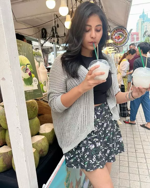Anjali 04