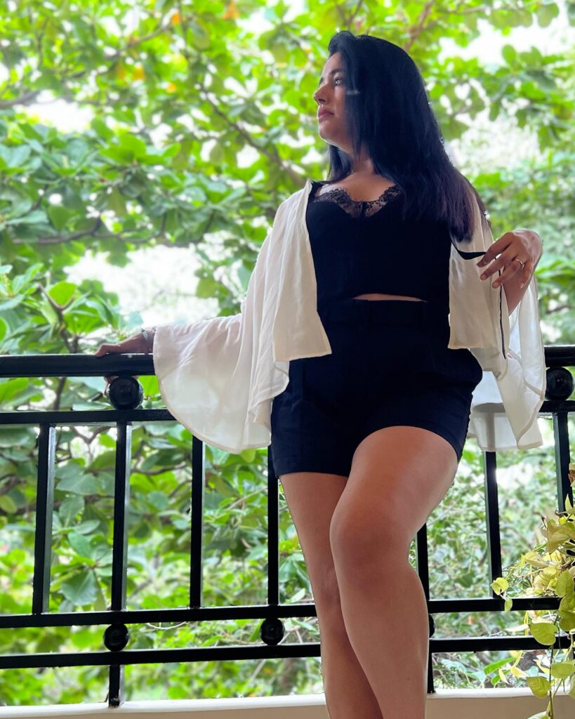 PoonamBajwa 4