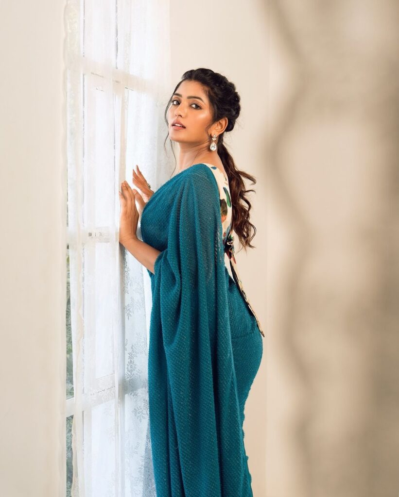 Eesha Rebba 3
