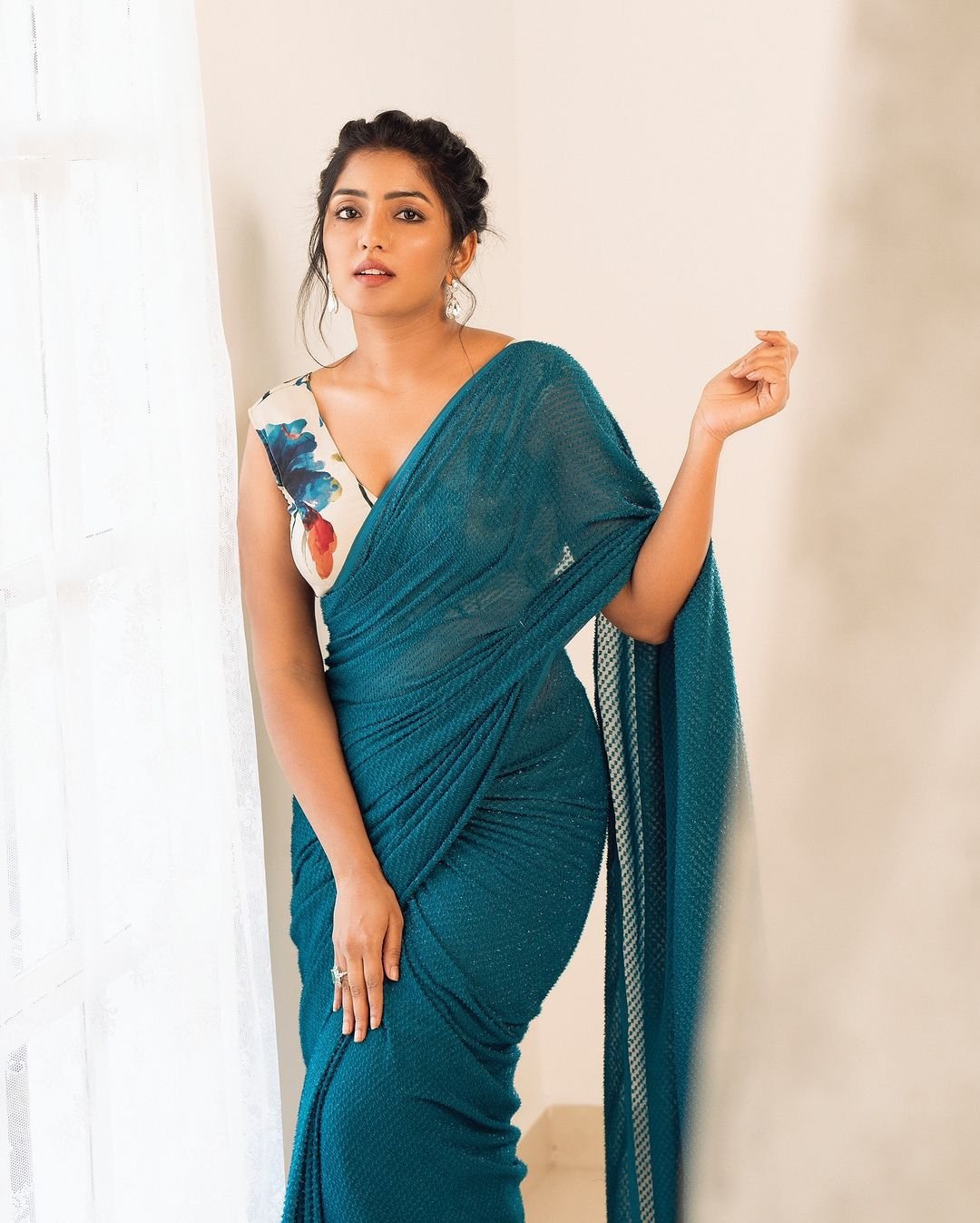 Eesha Rebba 4
