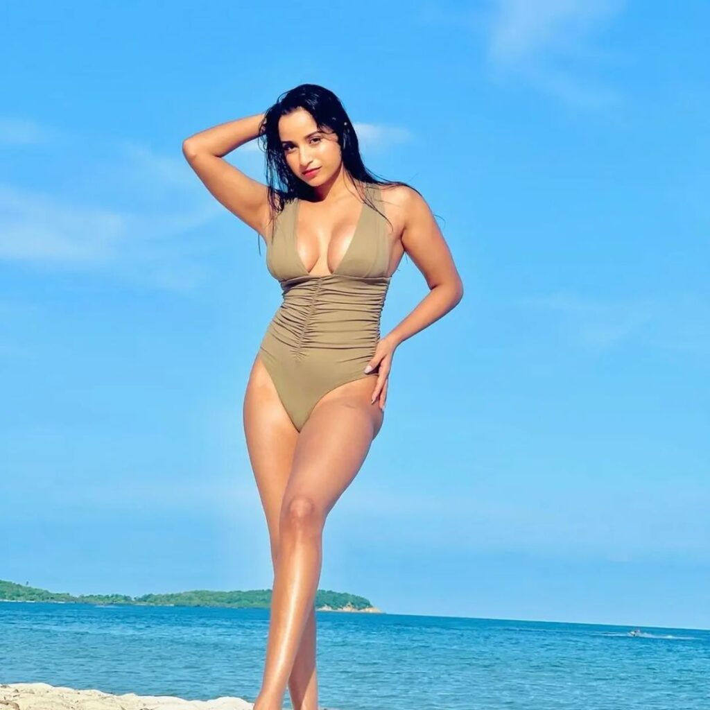 Pooja Bhalekar 4