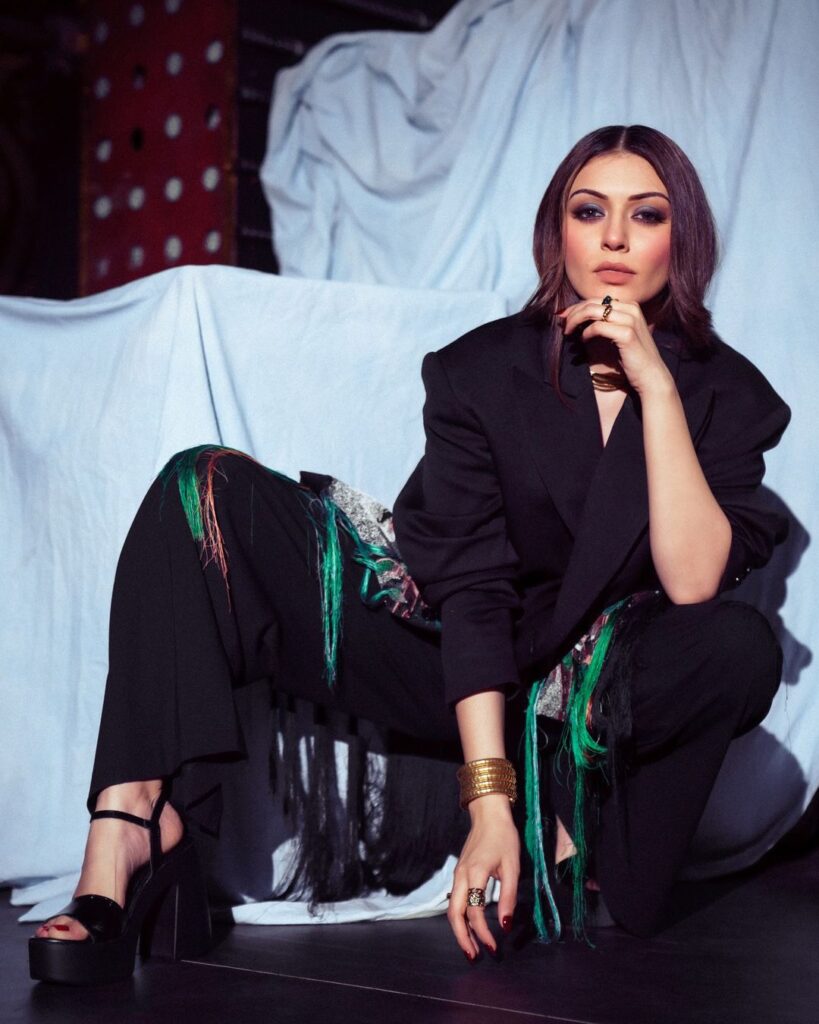 Hansika 1 2