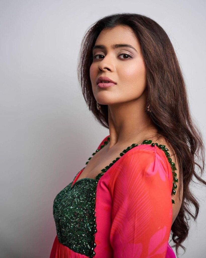 Hebah Patel 1