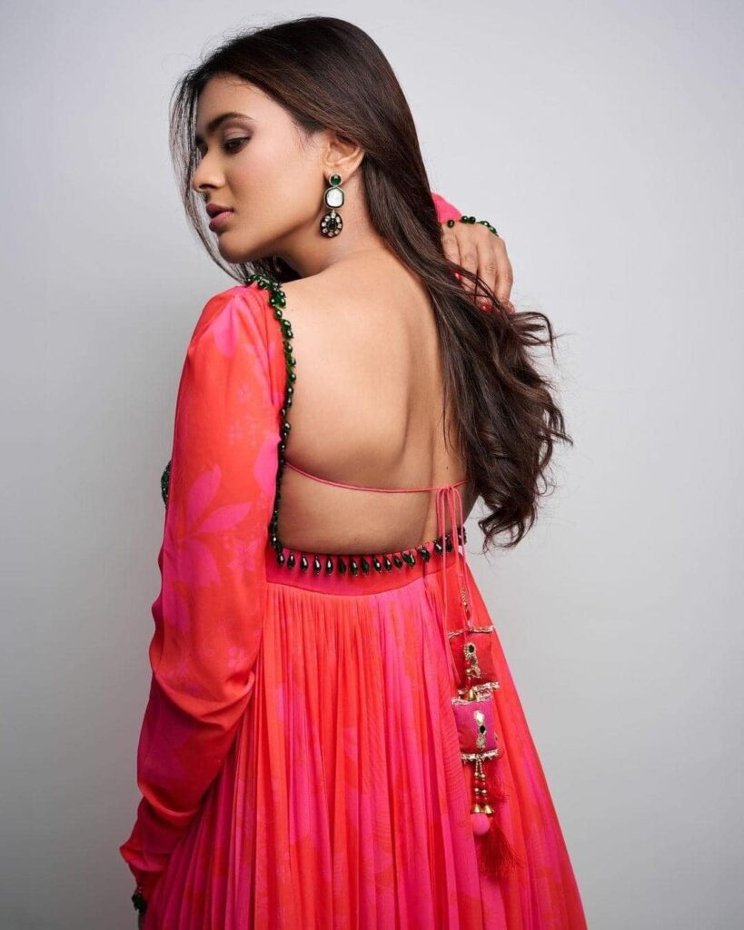 Hebah Patel 3