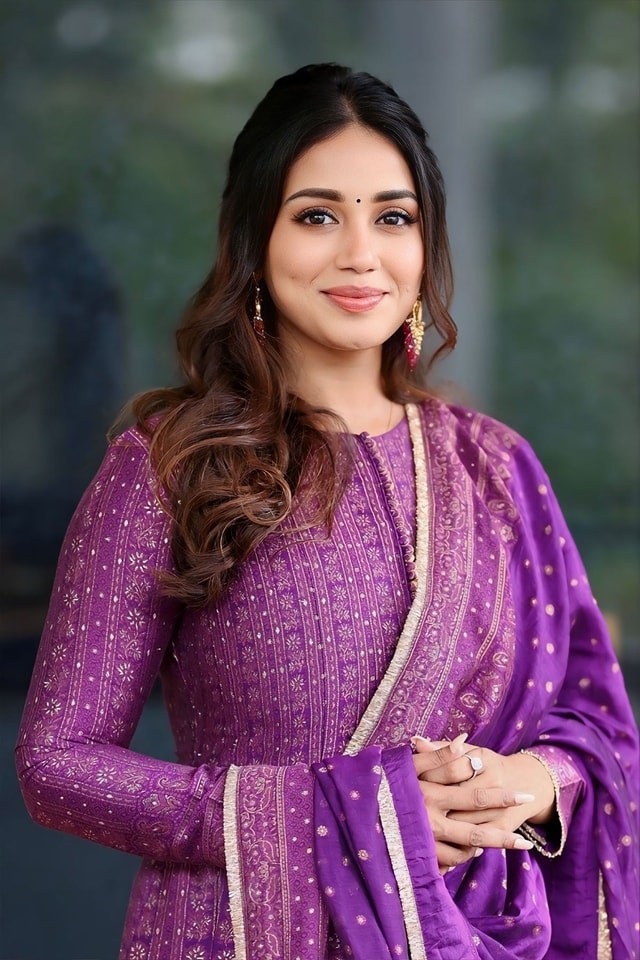 Nivetha 3 2