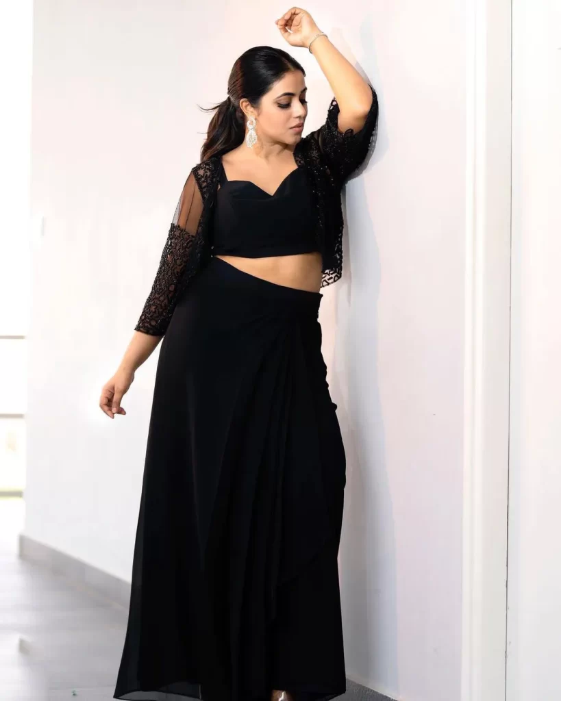 Poorna 6