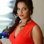 Neetu Chandra (7)