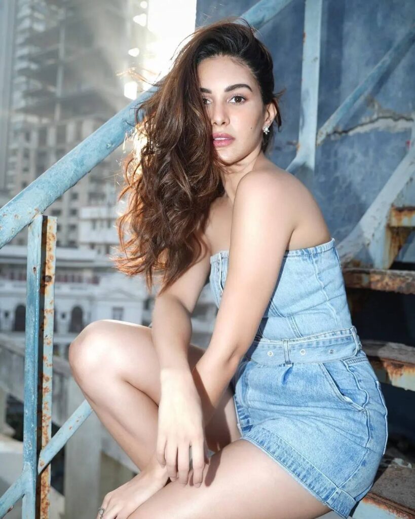 Amyra Dastur 5 1 1